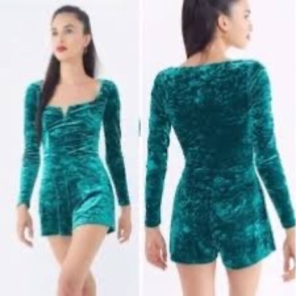 Urban Outfitters Pants - Urban Outfitters Women's Green Velvet Long Sleeve Romper - Small